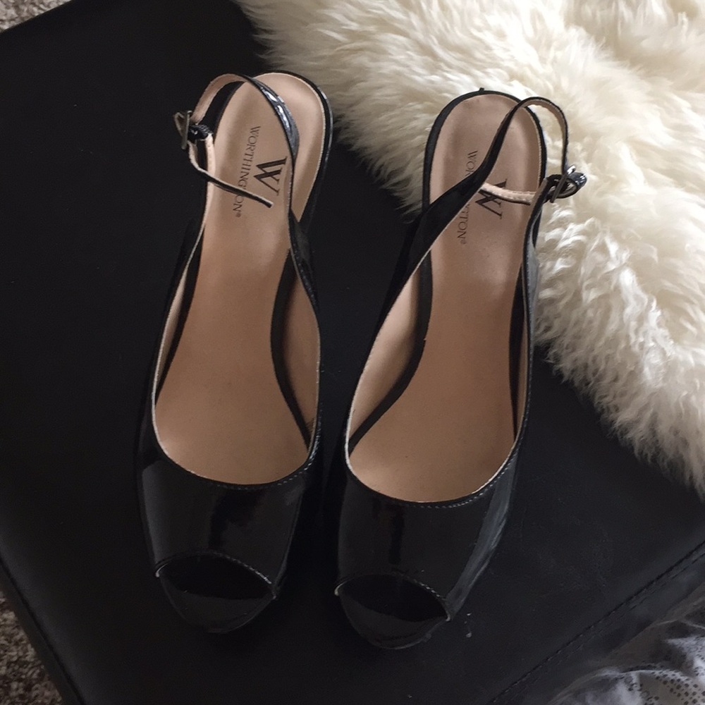 Worthington pattern black platform
